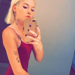 Meet your Posher, Crystal